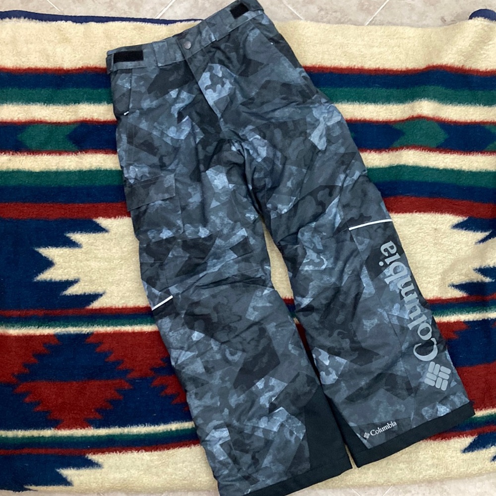 Columbia gray camo snow pants